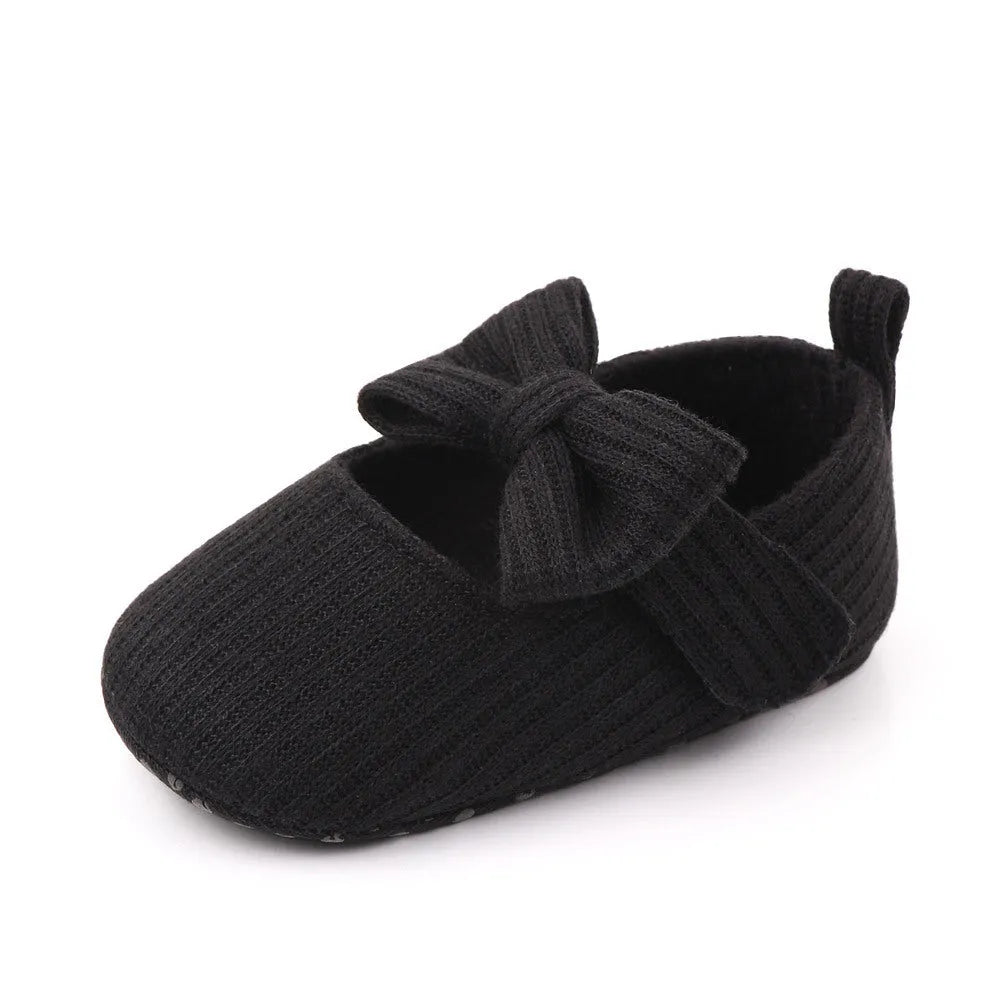 Bowknot woolen knit baby shoes in moccasin style with Velcro fastening, available in pink