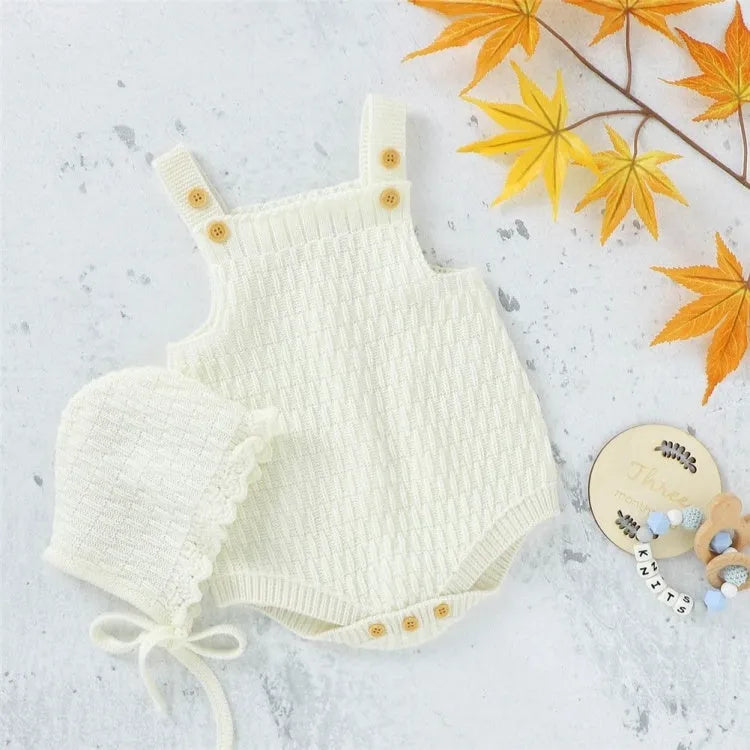 Newborn baby romper bodysuit in green with long sleeves and snap buttons, suitable for boys and girls
