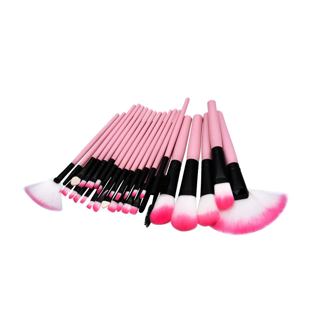 Beauty Appliance makeup brush set with nylon bristles and wood handle in beige colour