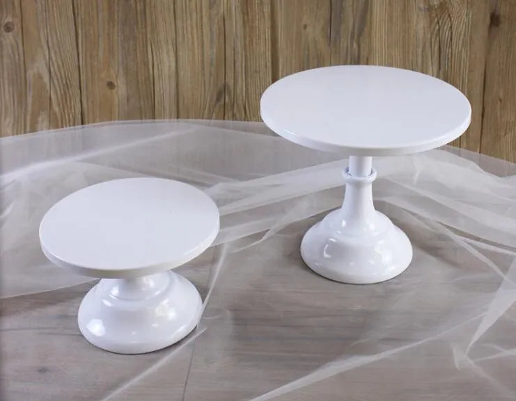 Three-tiered 25cm dessert tray in graduated heights for cake and fruit display