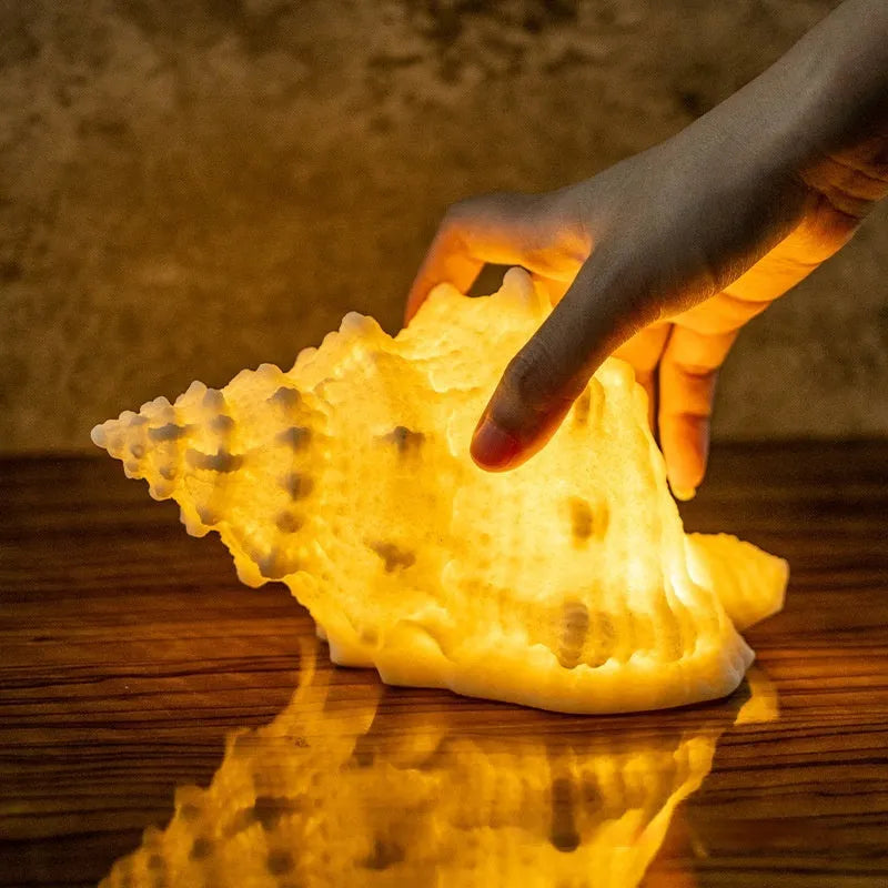 Small night lamp with built-in battery, geometric stereo shape, 13x19x11cm, conch light colour.