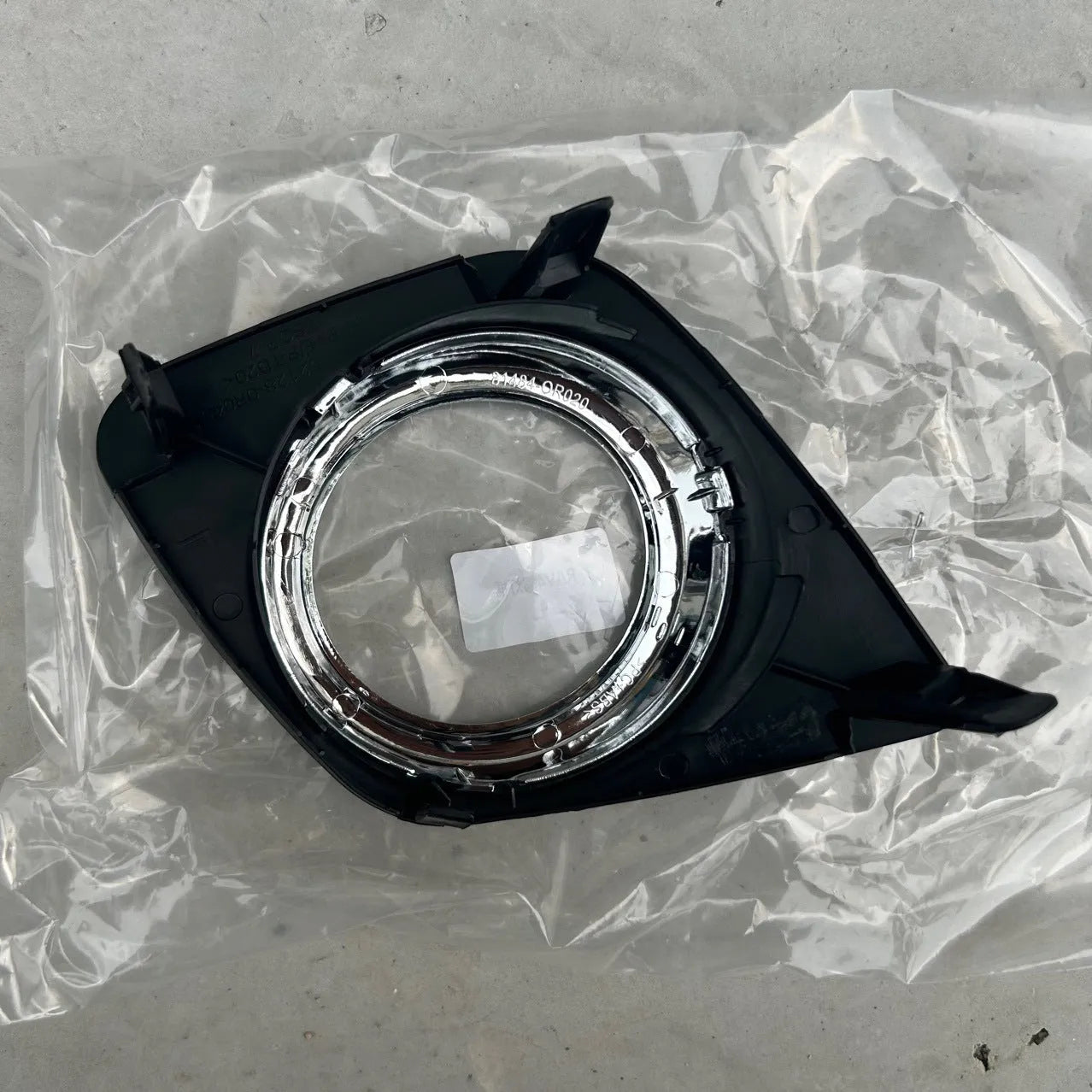 Black RAV4 front bumper anti-fog light covers for driver and co-driver positions
