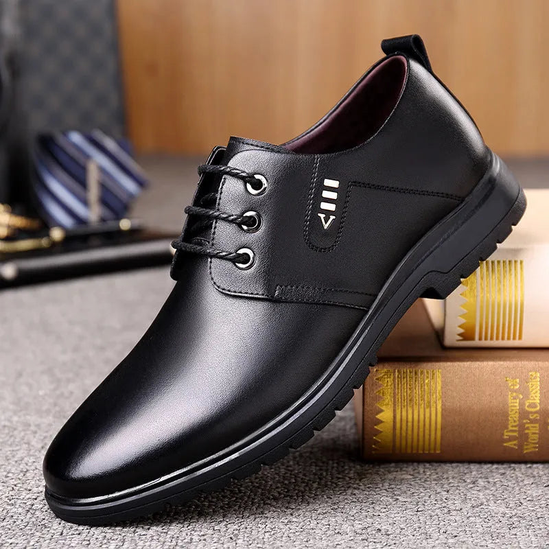 Men's business casual leather pumps in black with rubber sole, low top, PU upper, and horse buckle detail
