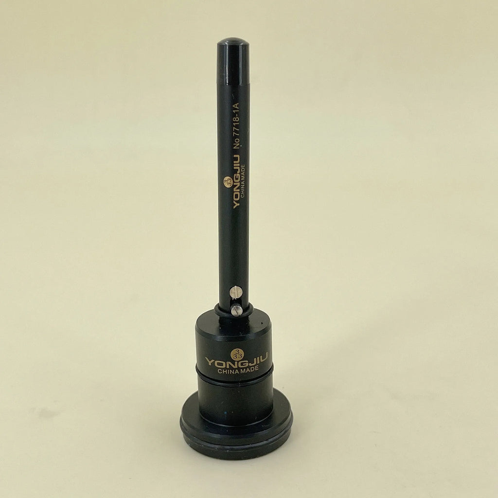 Watch repair oiling pen with precision tip for mechanical watch component lubrication