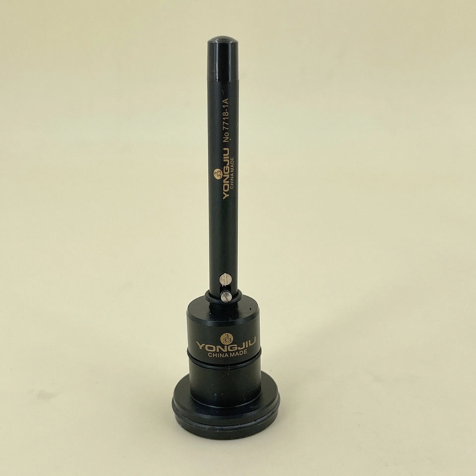 Watch repair oiling pen with precision tip for mechanical watch component lubrication