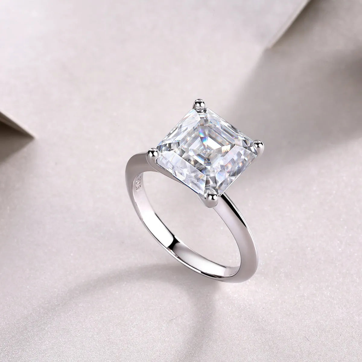 Heart-shaped moissanite wedding ring set in S925 silver with platinum plating, square 10x10mm stone, sizes 5-9, gift box