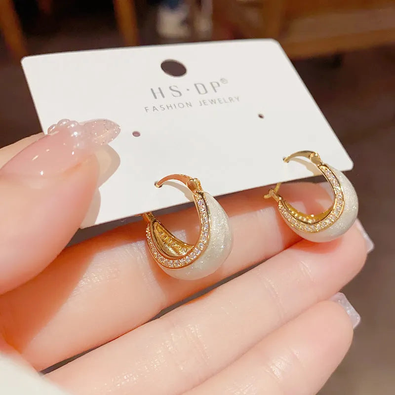 Retro micro-inlaid drip ear buckle clip-on earrings for women, copper with thick real gold plating, geometric shape, white or red option