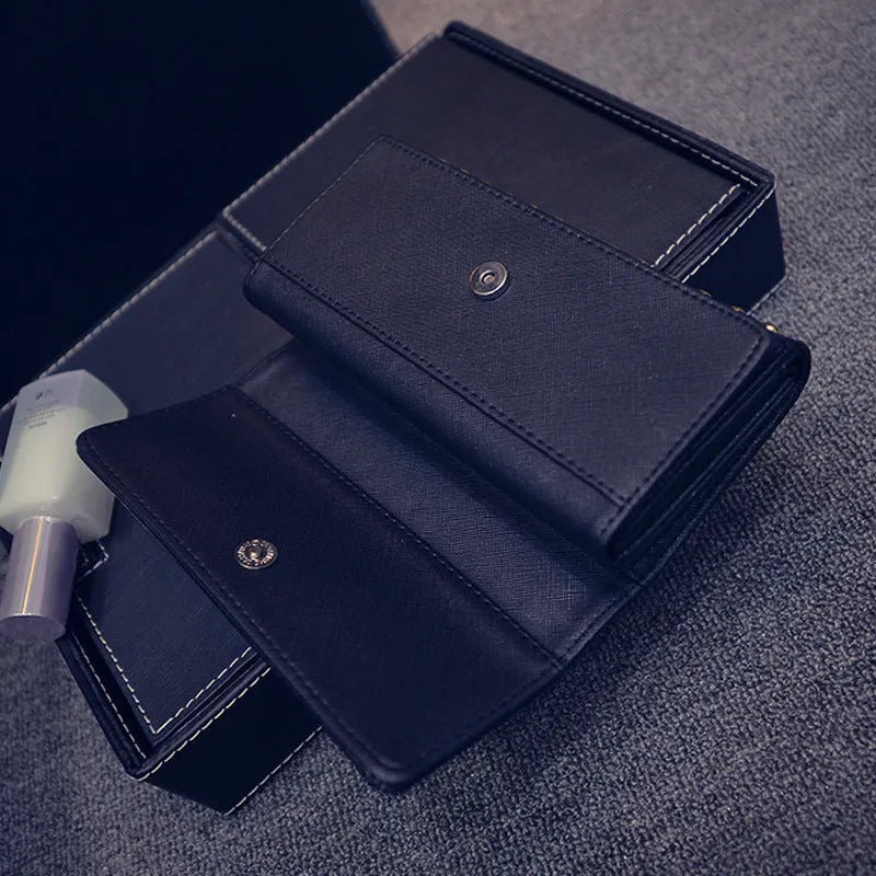 Women's rivet three-fold wallet in black PU leather, 19cm wide, horizontal square shape