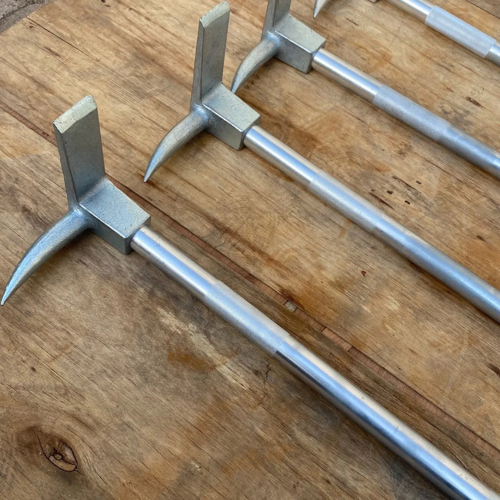 Silver carbon steel wrecking bar 24 inches with multifunctional iron collar for demolition