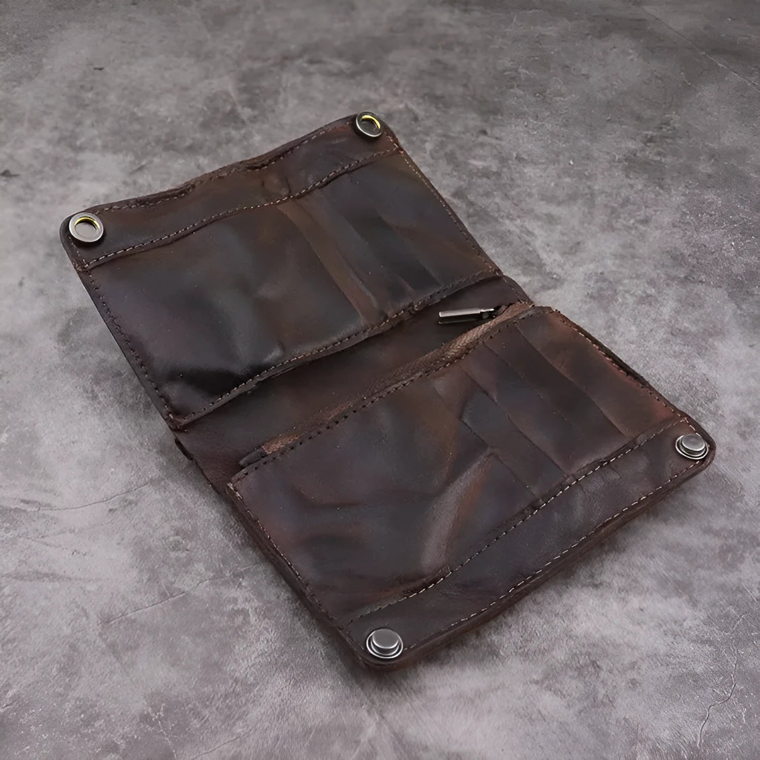Men's genuine leather retro wallet in vertical square design with multiple card slots and coin pocket