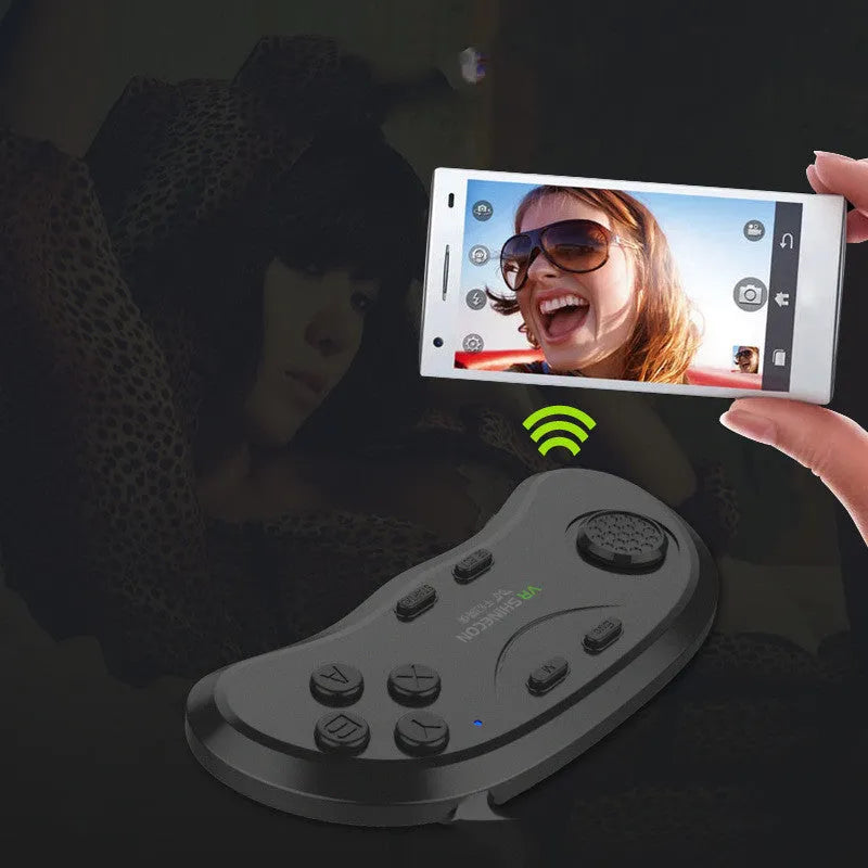 Thousand Magic Mirror wireless Bluetooth gamepad in black, ABS plastic body, 15.5 cm long