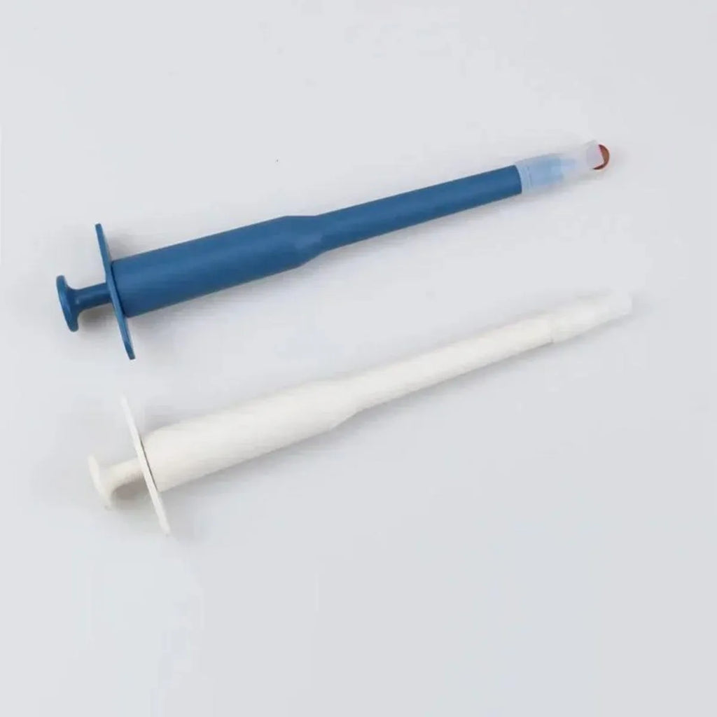 Pet medicine feeder push dispenser for cats dogs blue white plastic syringe tube