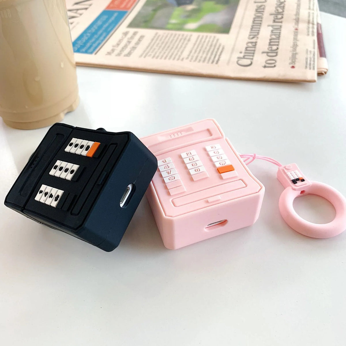 Silicone AirPods case for 1st and 2nd generation in pink or black with anti-knock cartoon cover