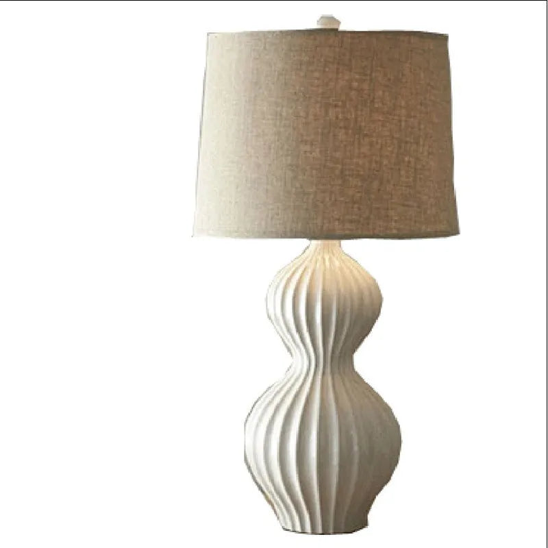 Jingdezhen ceramic table lamp with fabric shade in American country style.