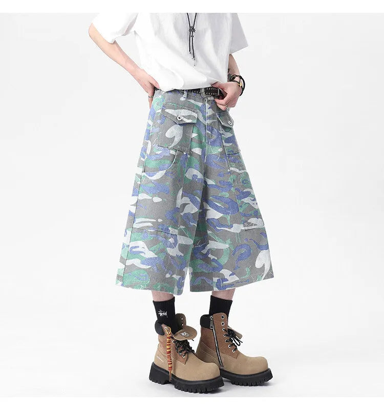 Women's camouflage cropped denim trousers with large utility pocket and straight leg design