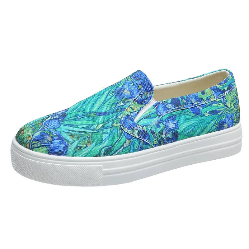 Women's casual flat-bottom canvas sneakers in multiple colours on a white background