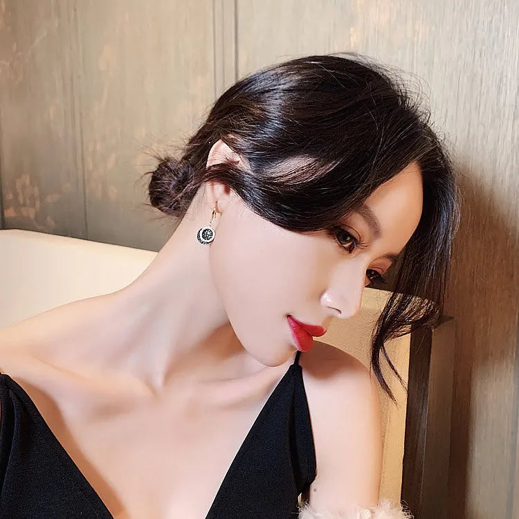 Black geometric round earrings with retro Hong Kong style, 3.6cm length