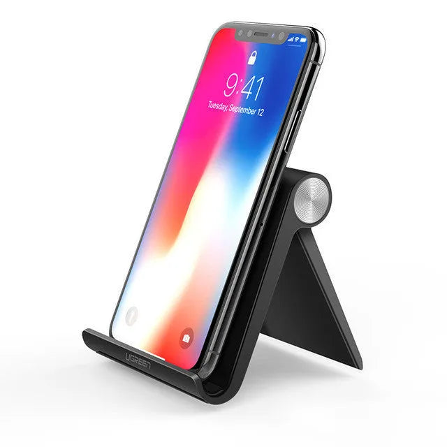 UGREEN LP106 black portable car phone holder mounted on a windscreen with an adjustable gooseneck.