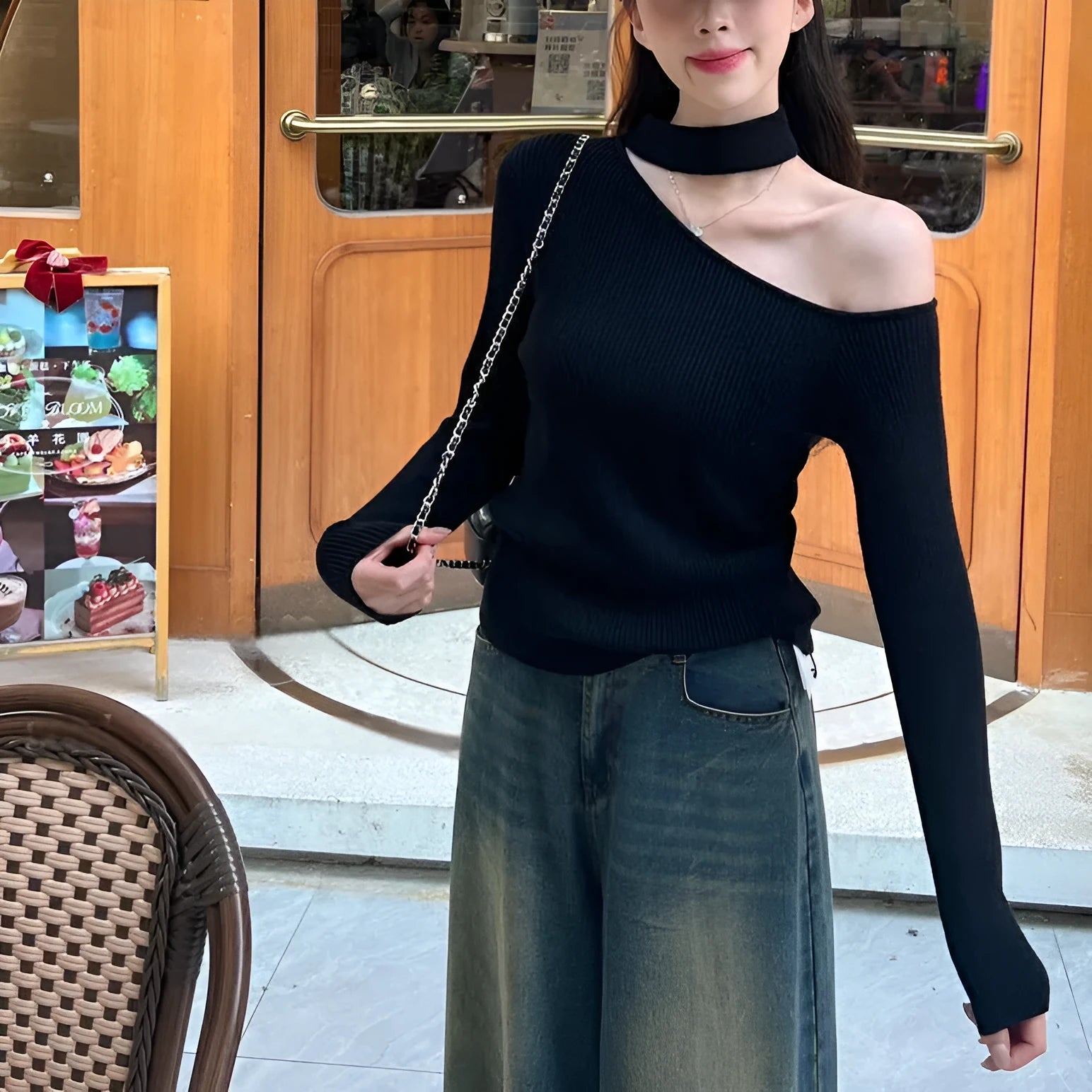 Solid colour slant shoulder bottoming sweater in slim fit polyester knit, available in black apricot red brown free size