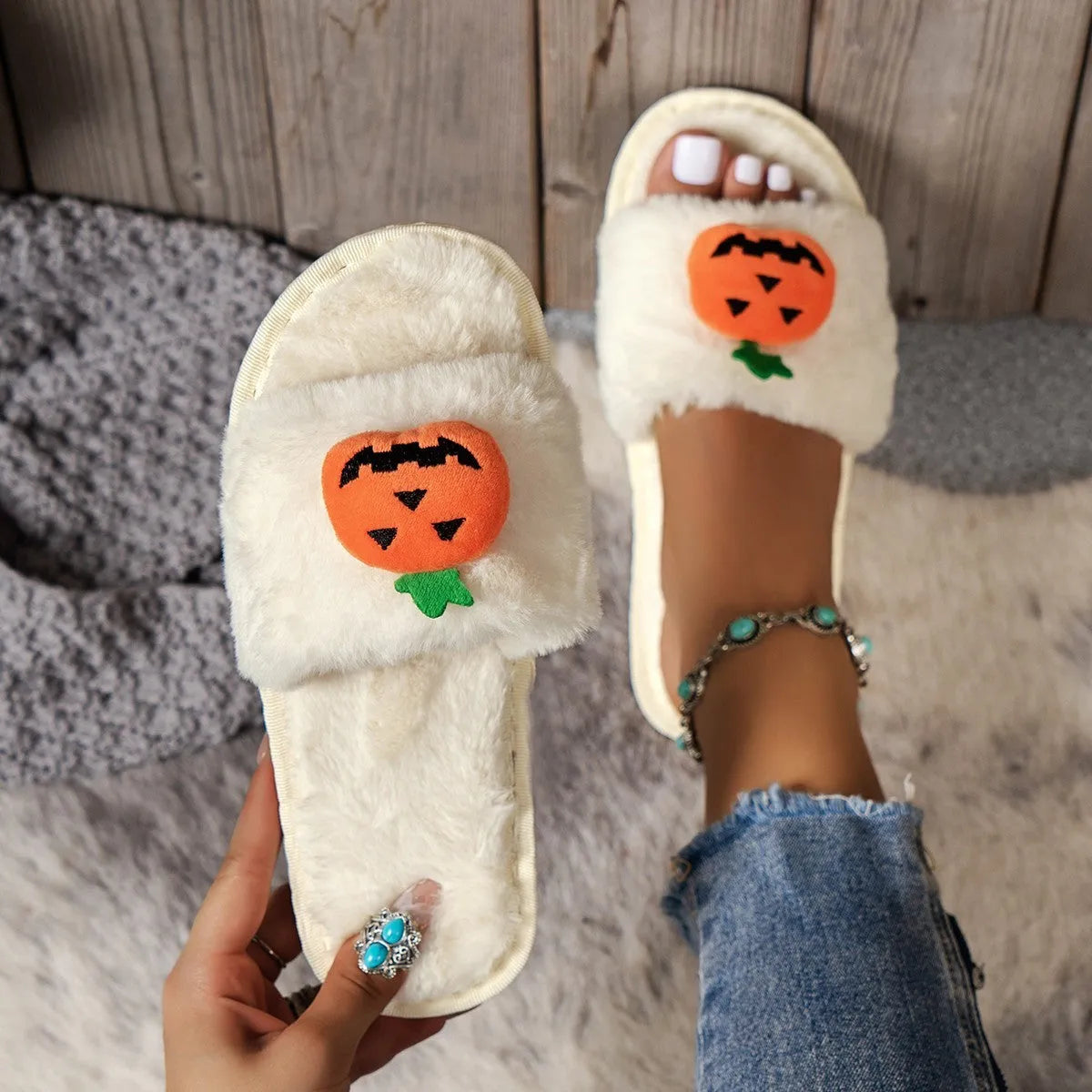 Halloween pumpkin cartoon design plush slippers with synthetic fur uppers