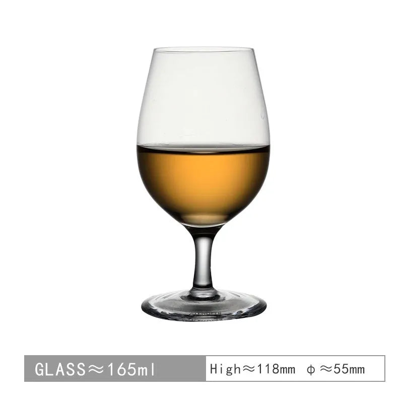 Single Malt Association 165ml crystal whisky glass with retro design on a dark surface