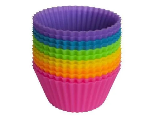 12 reusable silicone cupcake liners in 6 colours, with two nonstick baking cups of each colour.