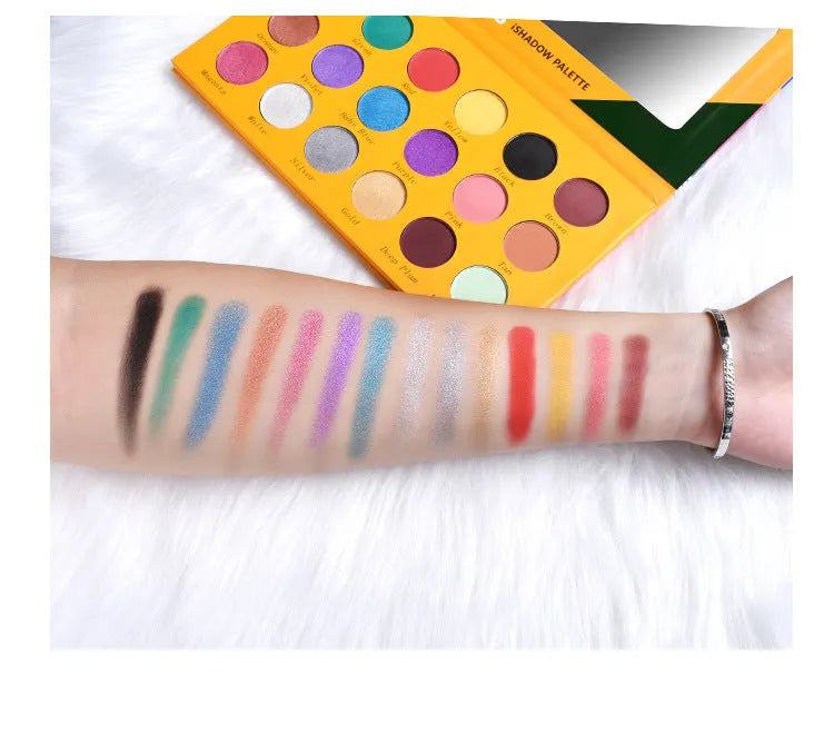 18 colour eyeshadow palette with pearly matte and shimmering pressed powder shades in a compact makeup set