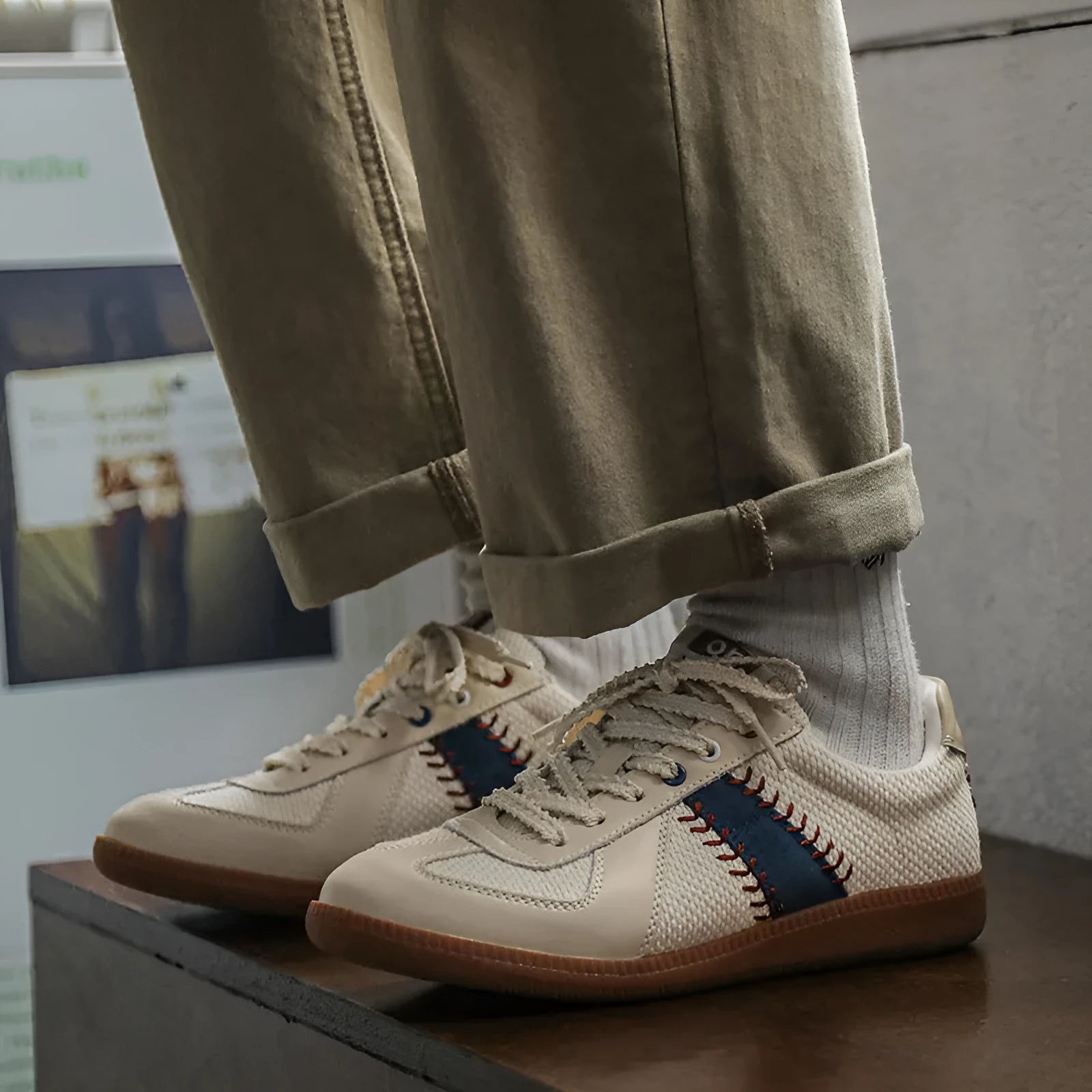 White mesh low-heel men's casual exercise sneakers with flat heel