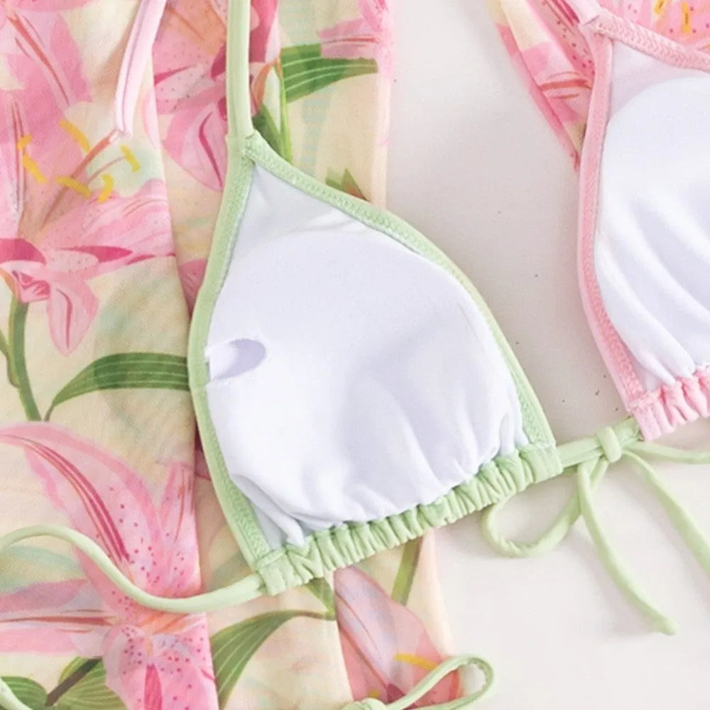 Women's printed bikini swimsuit in quick-dry fabric on a model.