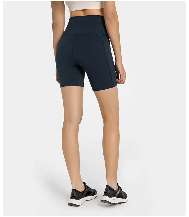Women's solid colour sports shorts with super stretch fabric in fifth pants length