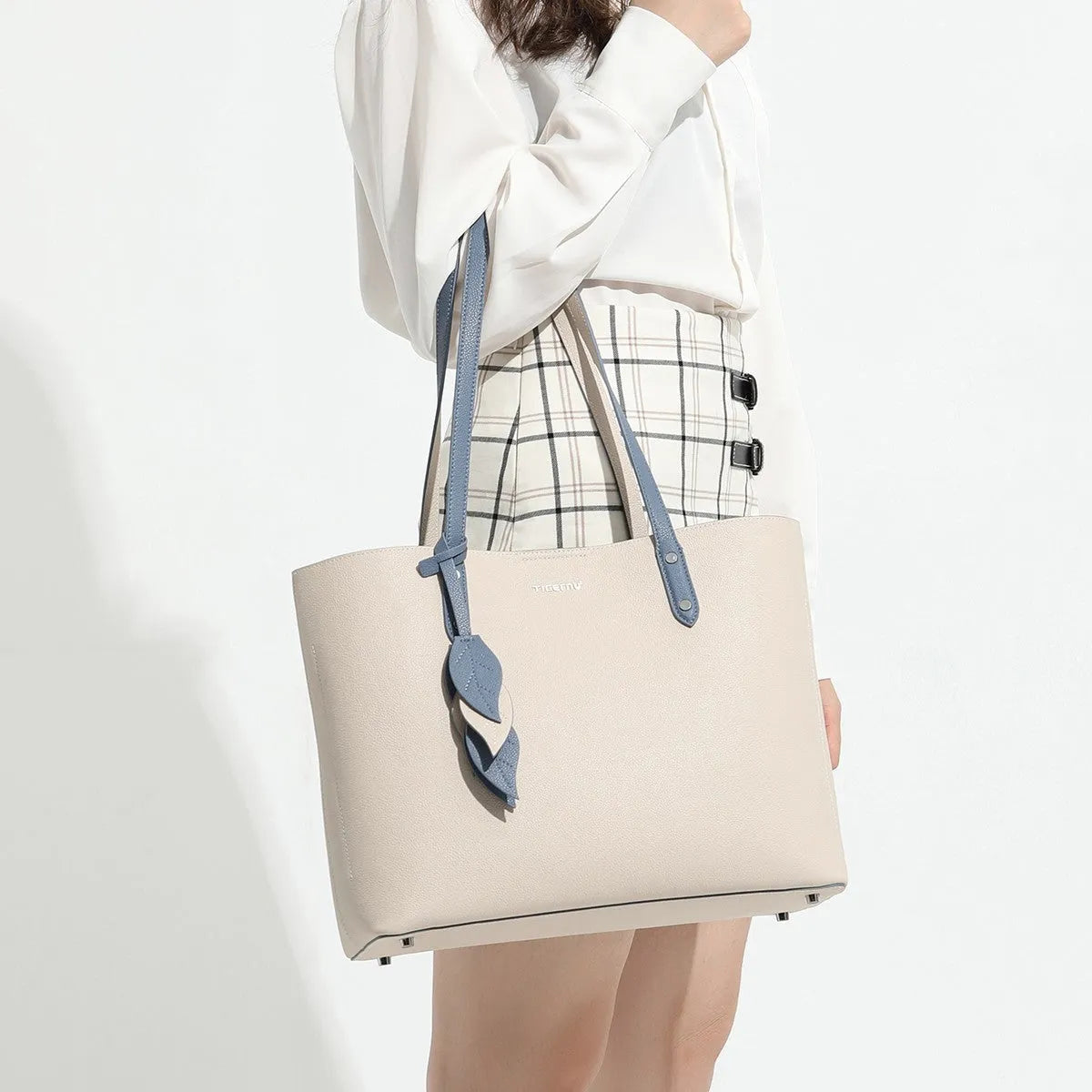 Women's large capacity leather crossbody handbag, apricot or black, 28x35x13cm, shell shape with soft handle