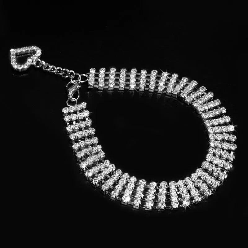Four-row rhinestone pet collar with heart-shaped chain in white, for dogs and cats, size M with extension