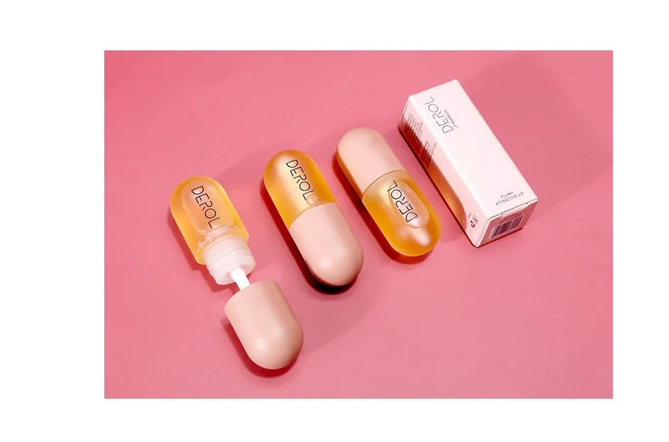 Clear lip plumper oil 5.5ml in light yellow with reflective shine