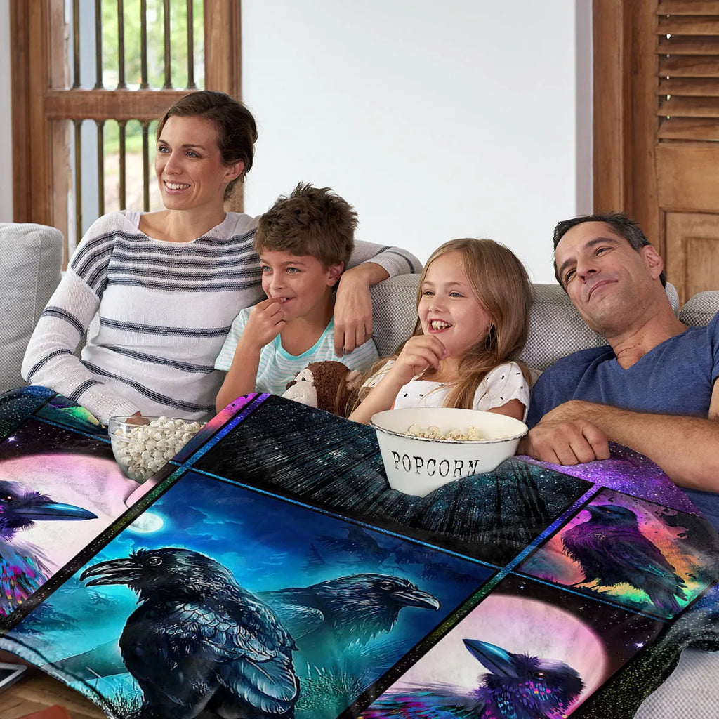 Colorful raven print flannel blanket in soft velvet, available in 75x100cm, 130x150cm, and 150x200cm sizes.