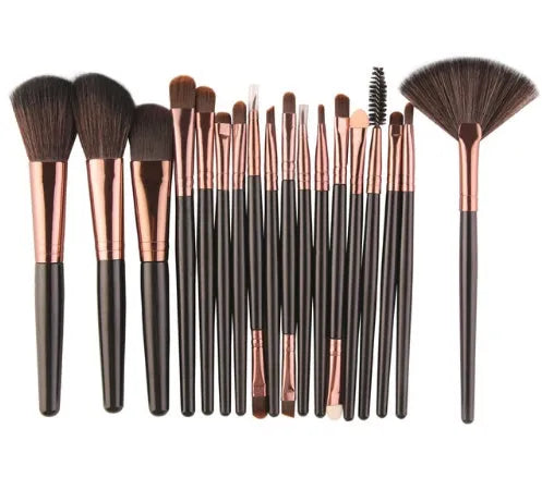 MAANGE 18-piece makeup brush set with fan-shaped tools in styles A to T