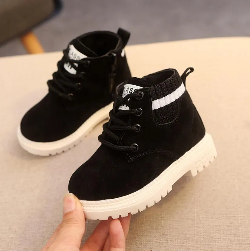 Children's Martin snow boots in solid colour with side zipper, synthetic leather upper, rubber sole