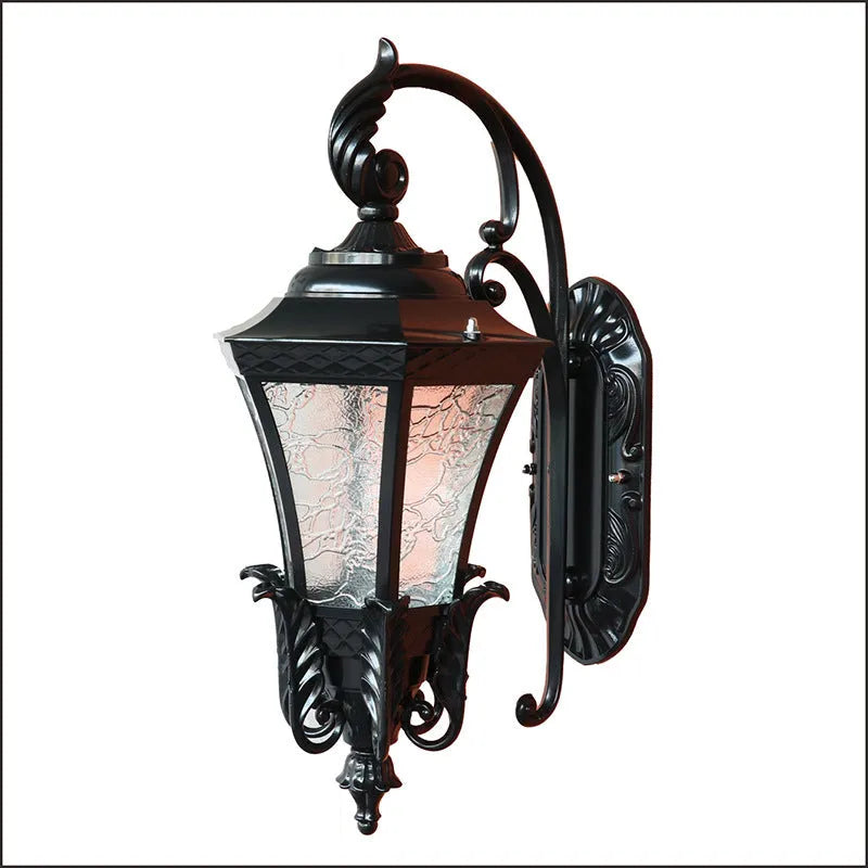 European-style solar courtyard lamp in black or bronze colour with remote control