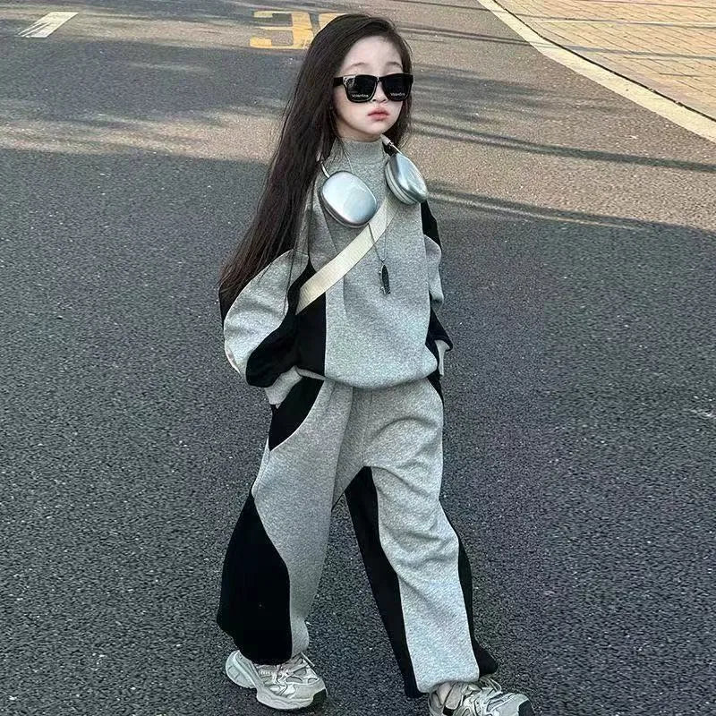 Girls casual two-piece sweatsuit set in gray, long sleeve pullover and matching pants