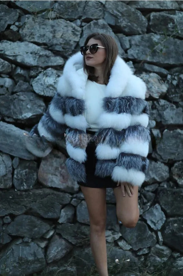 Women's loose-fit hooded artificial fur coat in street fashion style