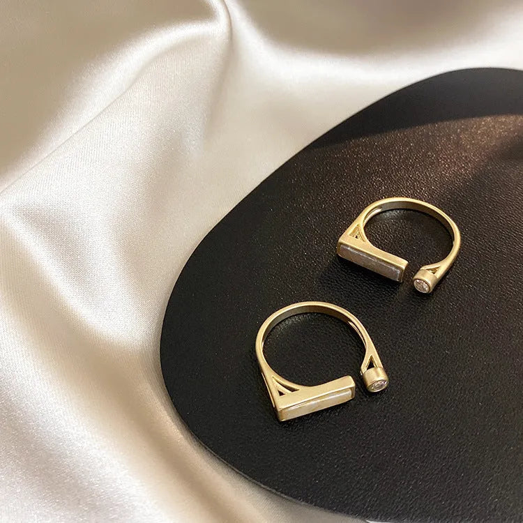 Cream zircon marble ring with true gold plating on a copper base, adjustable opening, retro geometric design