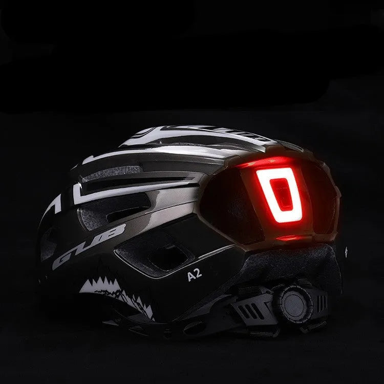 Mountain bike helmet with PC outer shell, EPS liner, USB tail light, 19 holes, 56-59CM