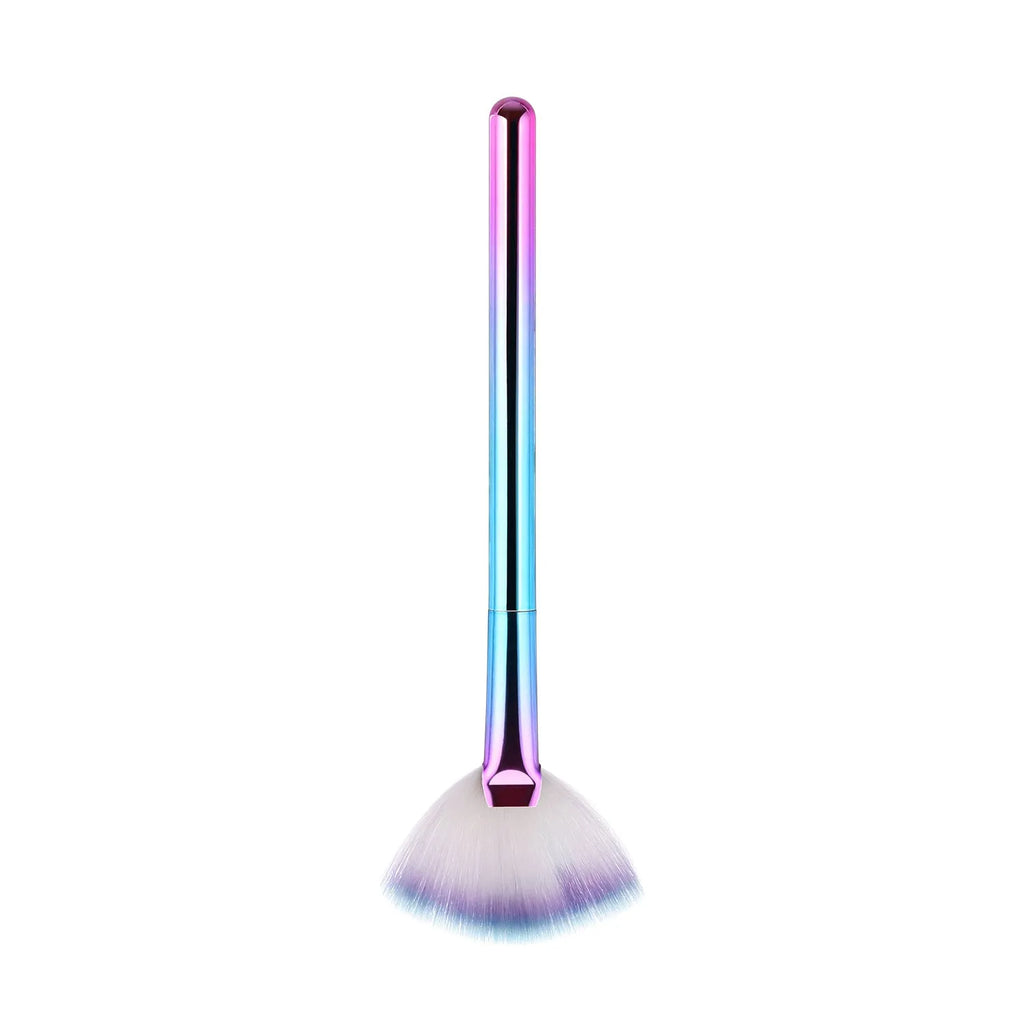 Fan makeup brush with nylon bristles and plastic handle, available in blue and pink colours