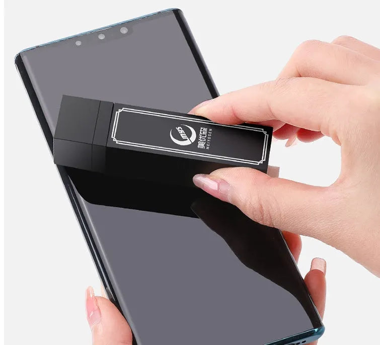 Disposable screen cleaner mobile phone kit with 40 black wipes for decontamination