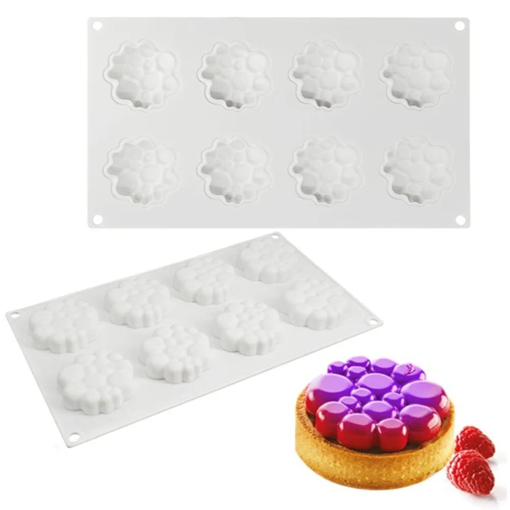 Round silicone cake mould with bubble tower pattern for baking and desserts.