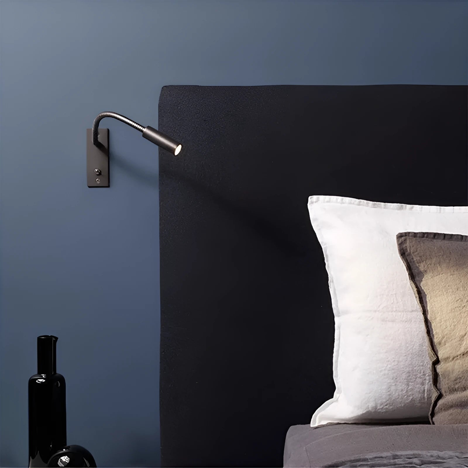 Embedded aluminium wall lamp in sand nickel finish for bedside use with warm LED light