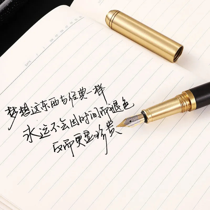 Business fountain pen with stainless steel 0.7mm nib and rotary ink absorption in wood finish