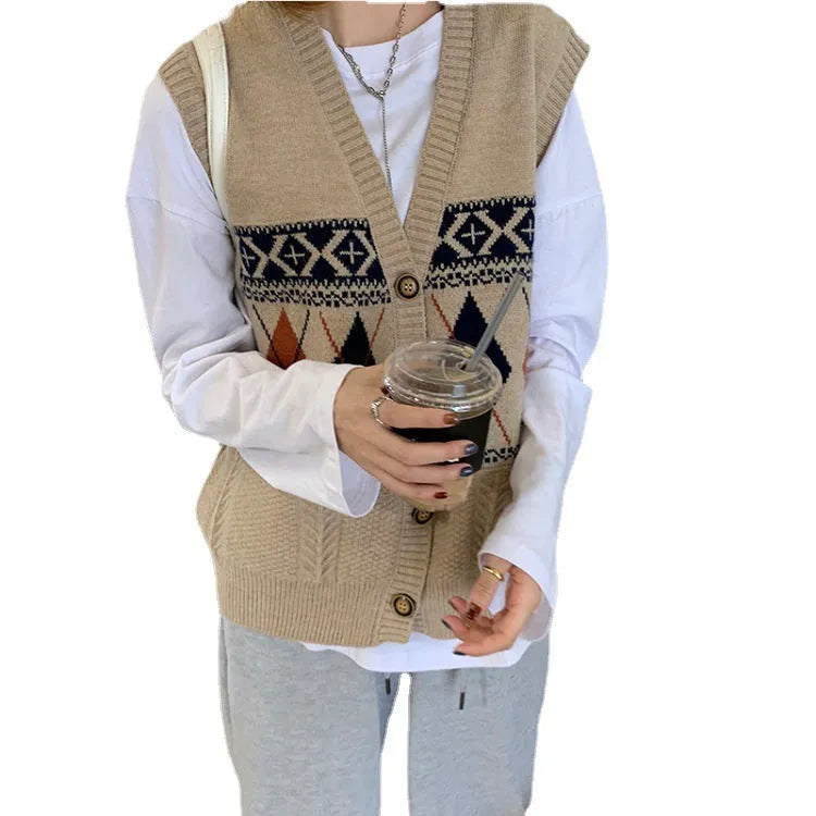Women's loose sleeveless cardigan top in red diamond plaid pattern