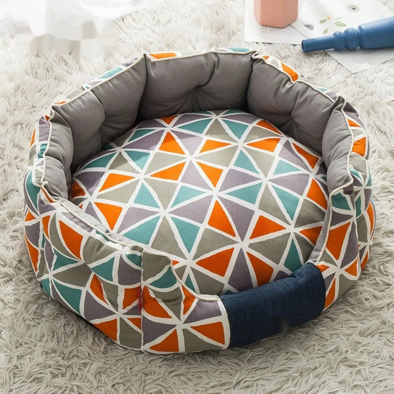 Round cloth pet bed in diamond lattice pattern for dogs and cats
