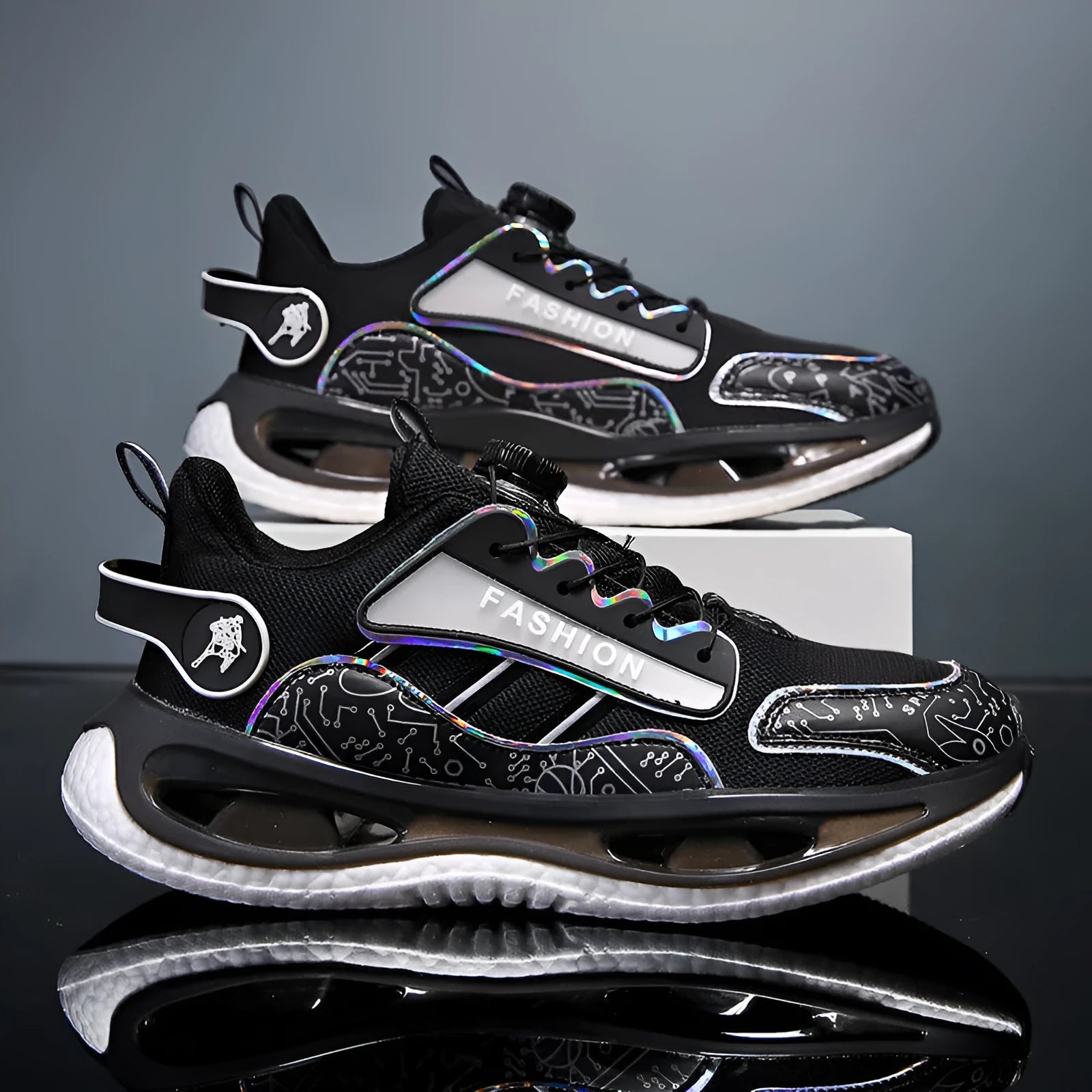 Men's mesh sports shoes in black colour with elastic band fastening and popcorn TPU sole