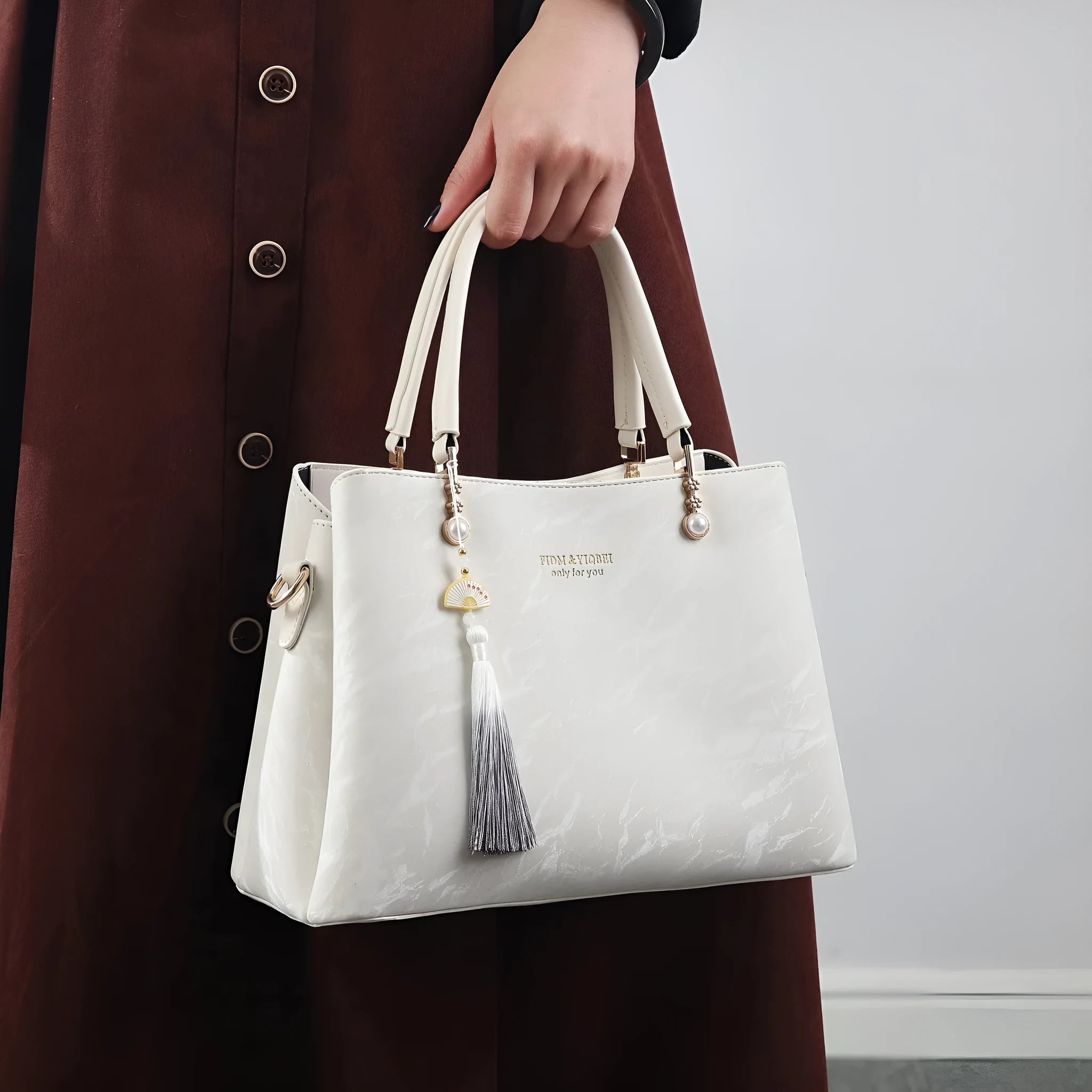 Women's PU shoulder bag in horizontal square shape with slit pocket, available in beige, black, green or red ethnic colours